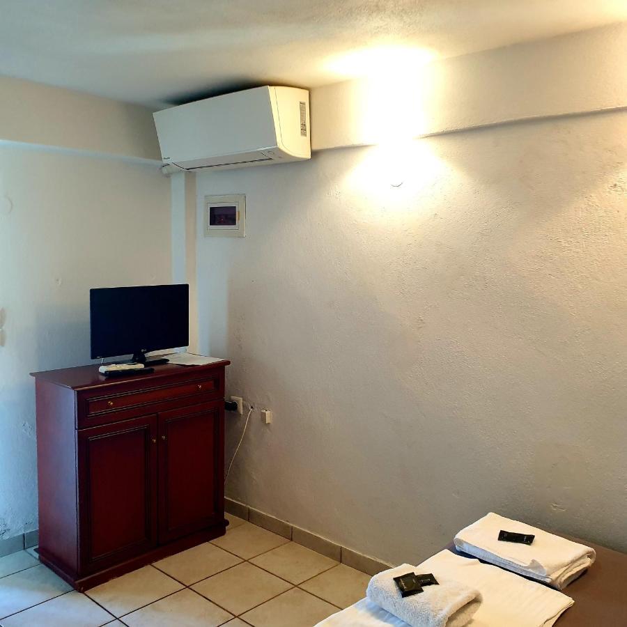 Mini Room In Old Town Kavala Exterior foto
